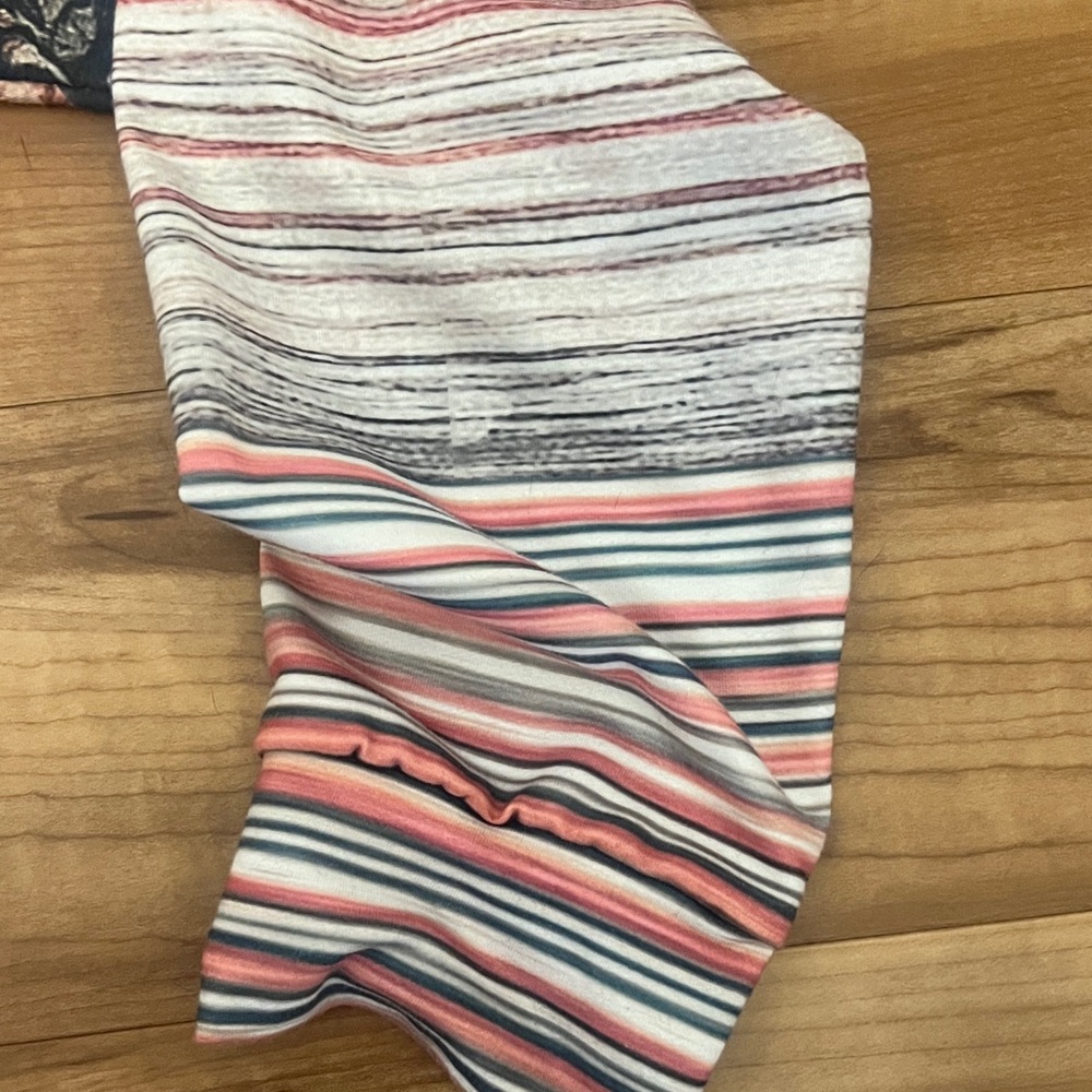 Patchwork Sweatshirt with Cross Design - image 5